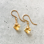 11月誕生石✴︎宝石質シトリン✴︎スクエア　一粒フックピアス／フープイヤリング　14kgf