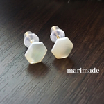 白蝶貝のピアス