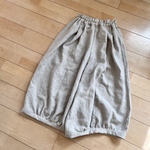ワイドなバルーンパンツ　リネン　生成り