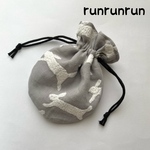 ミナペルホネン  runrunrun  両面　ハンドメイドまんまる巾着（小）