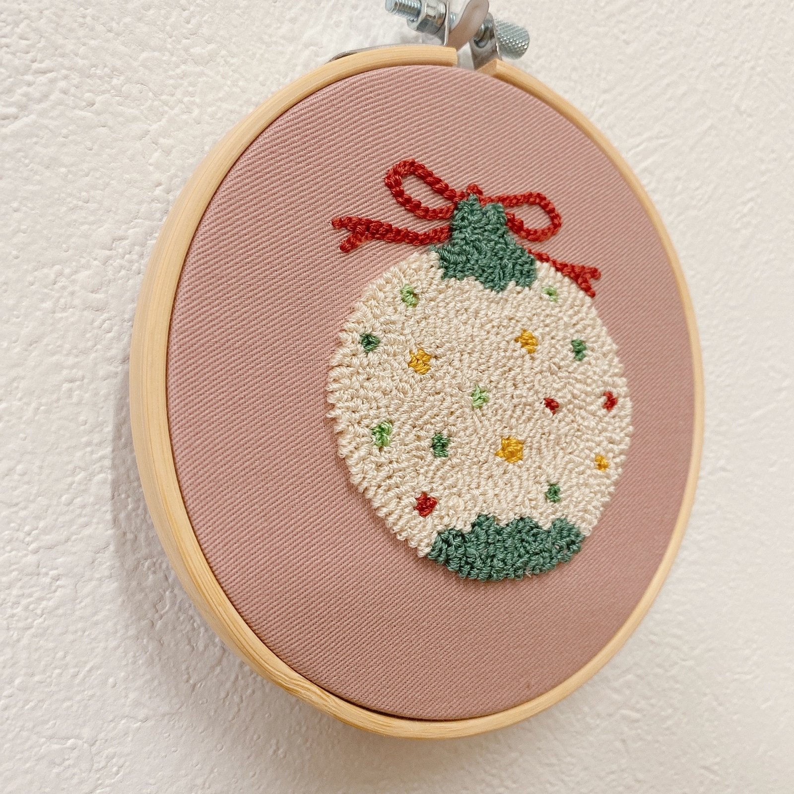 刺繍 壁飾り 刺繍 地刺しキット プチフレームの壁飾り ひまわり｜コスモ