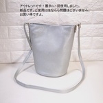 ★アウトレットです！展示に１回使用しました★ハンドメイド★日本製★ソフト・牛革★底円形・バケツ型★斜め掛け（肩掛け）ショルダーバッグ★スマホ専用ポケット★シルバー色★超軽量★