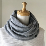 温度を纏う 純カシミヤのふわふわねじりスヌード　Gray