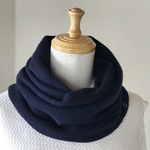 温度を纏う 純カシミヤのふわふわねじりスヌード　Navy