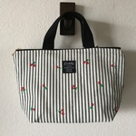 [140］洗える！保冷！ランチバッグ  Mサイズ チェリーミルク