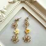 刺繍糸のお花ピアス