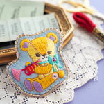 刺繍ブローチ「くまちゃんの音楽会」