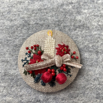 リネン生地刺繍ブローチ