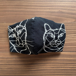 ねこの刺繍マスク　裏地は可愛い花柄　フィルターポケット付き