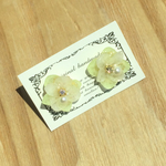 黄緑白紫陽花ピアス