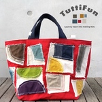 tuttifun＊白い四角の彩り赤バック