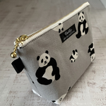 手のひらサイズのポーチ　ぱんだ