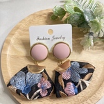 インド刺繍　リボンタッセル　ピアス　大ぶり　ピンク　　くすみピンク　アンティーク　アレルギー対応　サージカルステンレス　くすみカラー