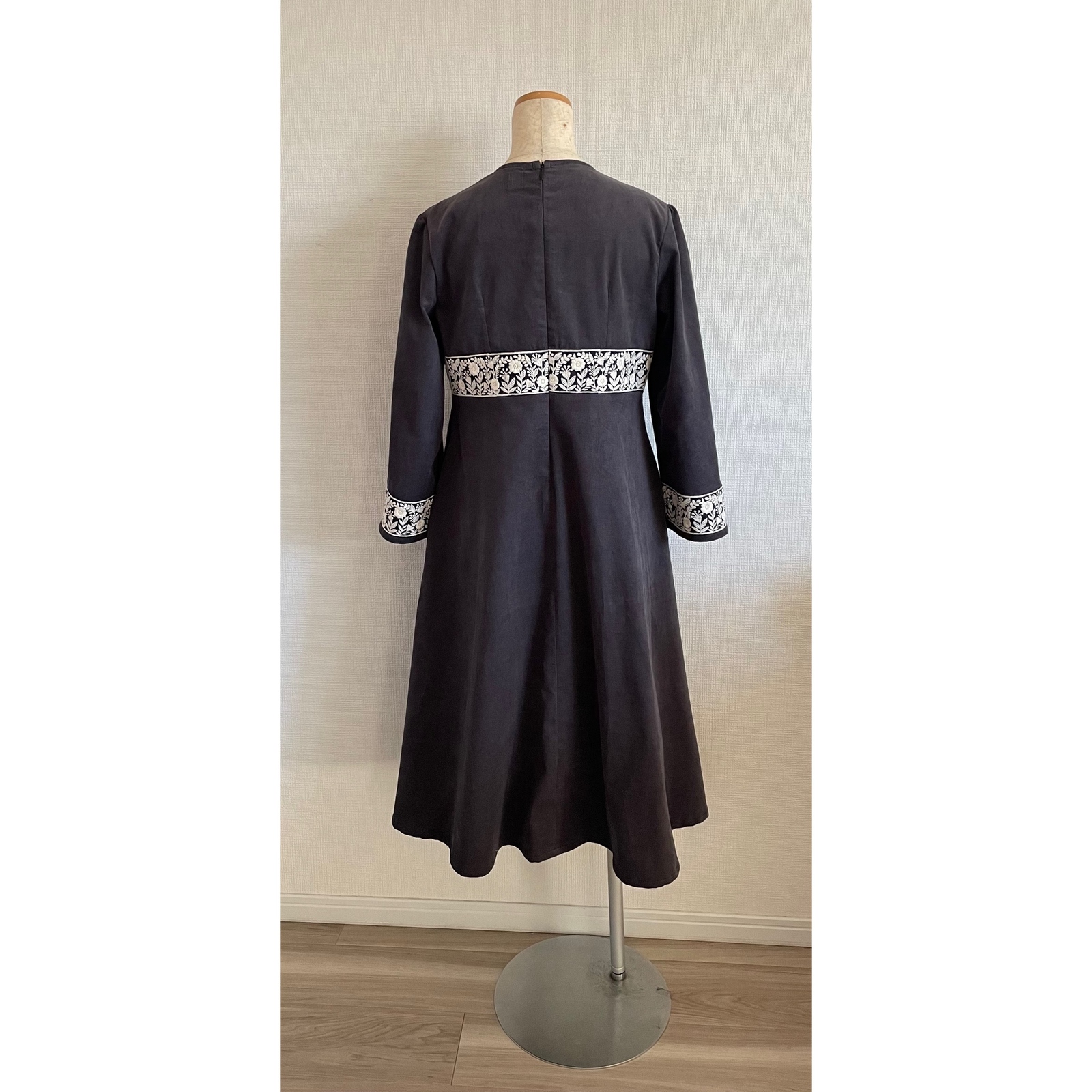 美品✨メゾピアノ  スイーツ柄　リボン　140　ワンピース　コーデュロイ 美品✨メゾピアノ スイーツ柄 リボン 140 ワンピース