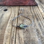 ラブラドライトのマクラメブレスレットb