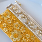 【中】インド刺繍のファスナーポーチ