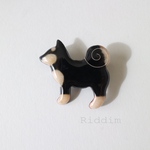 七宝焼き ブローチ 柴犬  黒柴  薄黄色