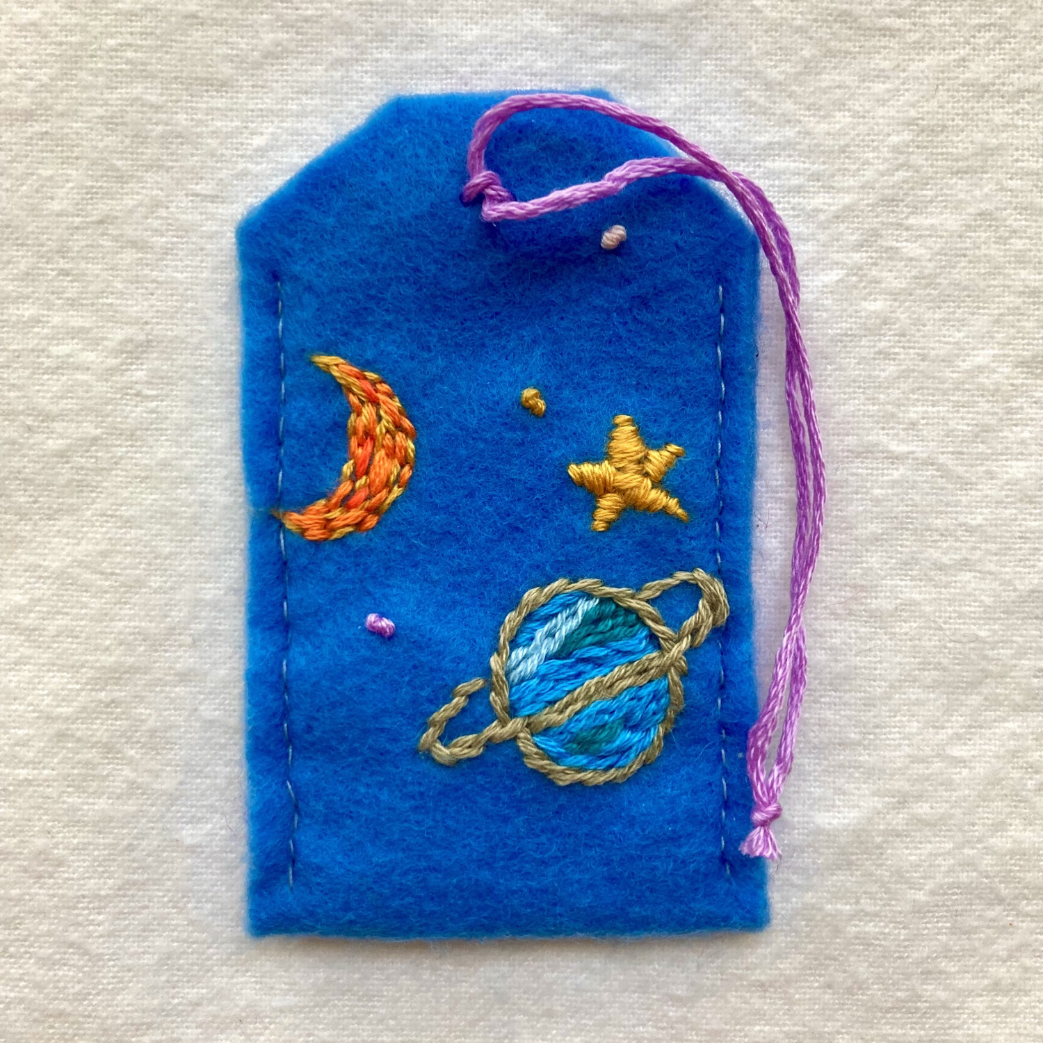 フェルトお守り【名前・メッセージ入れ可】 - mizu-made06 | minne
