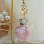 リビー　ふわふわとお花のキーホルダー