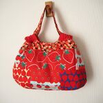 イチゴいっぱいの  ランダムパッチ　クシュクシュBAG　いちご　♪　赤