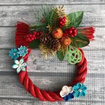 お正月　赤いリース　淡青・白　