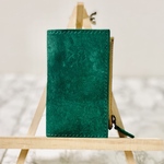 手帳型カード+コインケース（グリーン）　ラクダ革　牛革　インナーホックで安心　手に収まるサイズで使いやすい