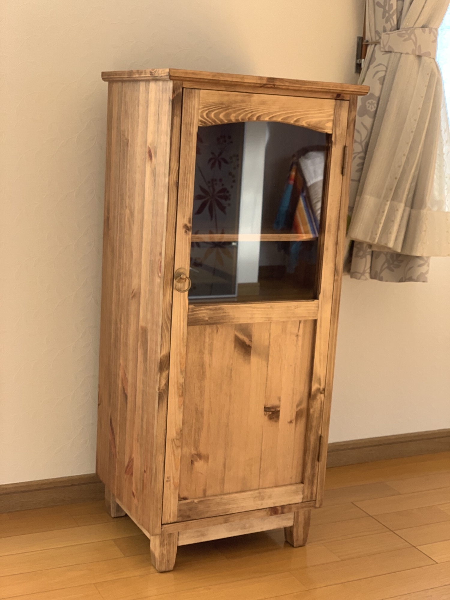 ハーフガラスキャビネット キッチンキャビネット 収納棚 食器棚 - 家具 