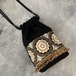 インド刺繍丸底巾着バック　(肩にかけれる紐type)