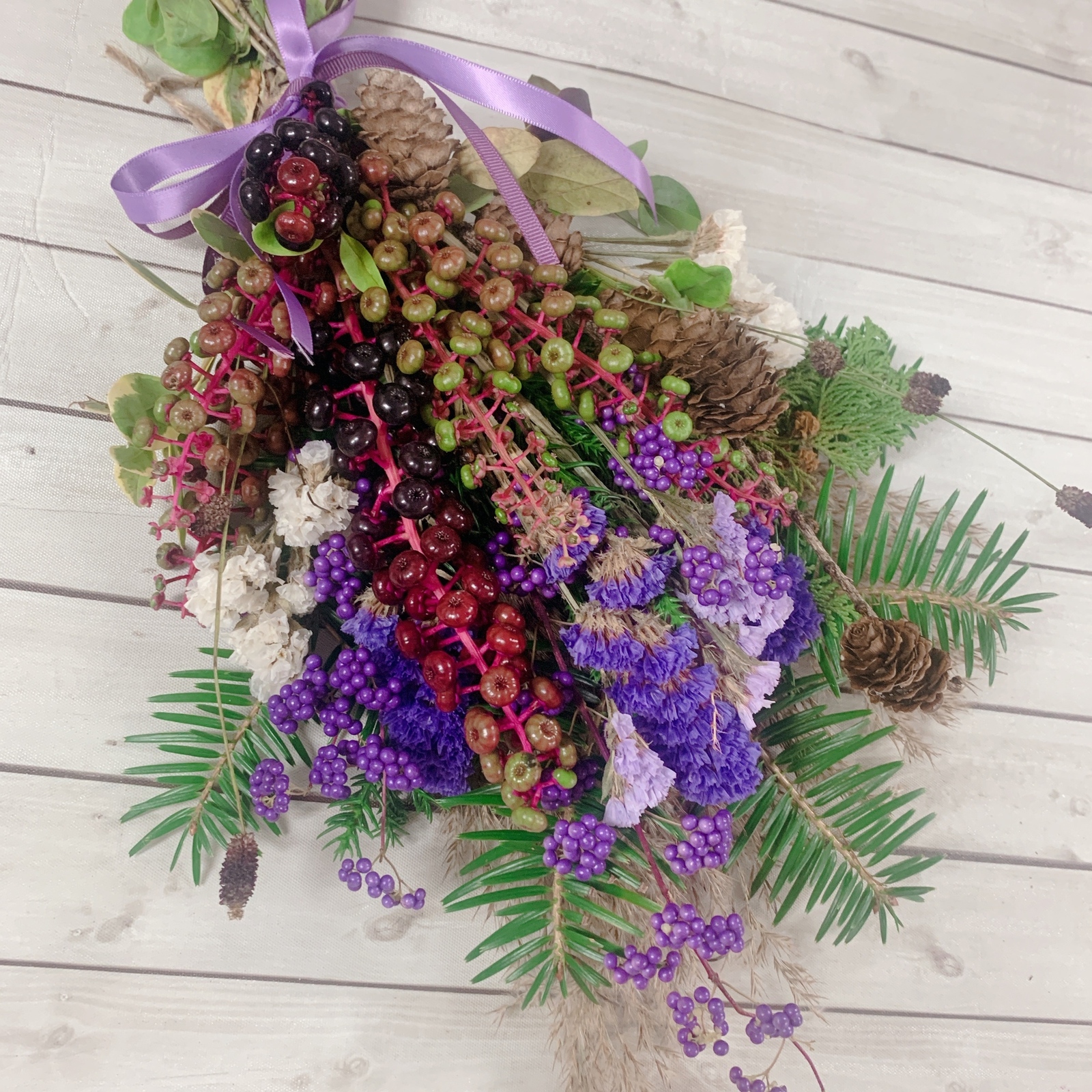 パープルスワッグ むらさき色のお花や実がたくさん！秋色 紫のスワッグ