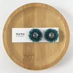 フラットコイン フラワー ピアス/イヤリング　( 大ぶり / ディープグリーン / シードビーズ / ビーズ刺繍 / 刺繍 / 花 / フラワーモチーフ )