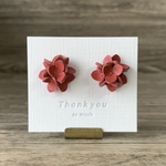 本革レッドの小花ピアス❁サージカルステンレス