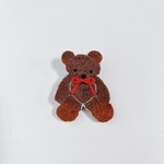 くま　刺繍　ブローチ 