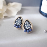 ビーズ刺繍𓍯 blueなもこもこ刺繍雫ピアス