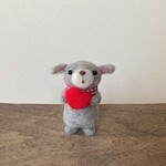 グレーうさぎ　ハートリボン