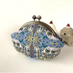 リバティ　がま口ポーチ