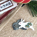 受注制作　2023年  干支帯留め　跳ね兎・松