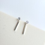 【サージカルステンレス】silver Bar ＆ CZ Pierced Earrings
