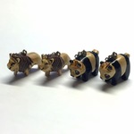 パンダとライオンの木製ピアス