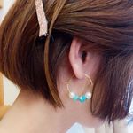 パール&ターコイズのフープピアス