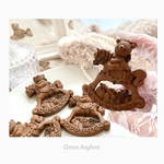 くまさんとロッキングホースチョコレート・chocolate【オーナメント・ネックレス】