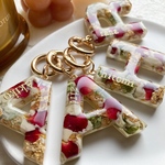 薔薇のキャンドル風イニシャルチャーム キーホルダー