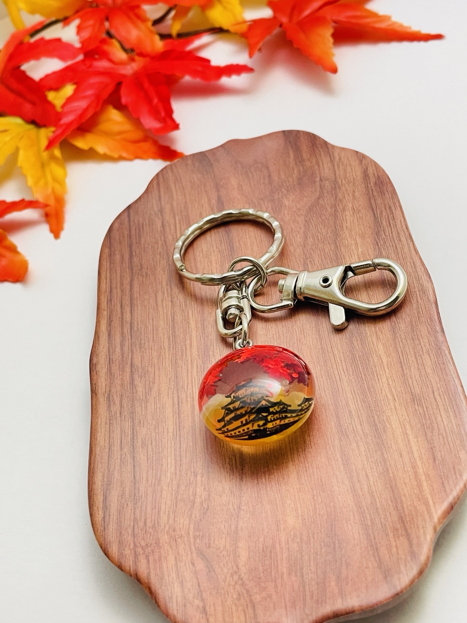 秋の彩レジンキーホルダー 赤秋 No.34 - OmuBi | minne byGMO