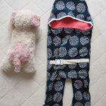 寝かしつけが楽になる足つきおくりみ　紺✕桃