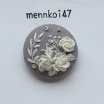 刺繍ブローチ