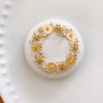 ビーズ刺繍くるみボタン（ヘアゴム/ブローチ）