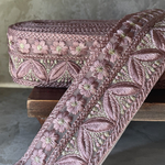 実物のお色味と違う場合があります] インド刺繍リボン　花　インド刺繍　スパンコール　刺繍リボン　リボン　りぼん　※10月8日よりゆうパケットにて発送