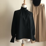 ウールジョーゼット黒で作ったハイネックブラウス