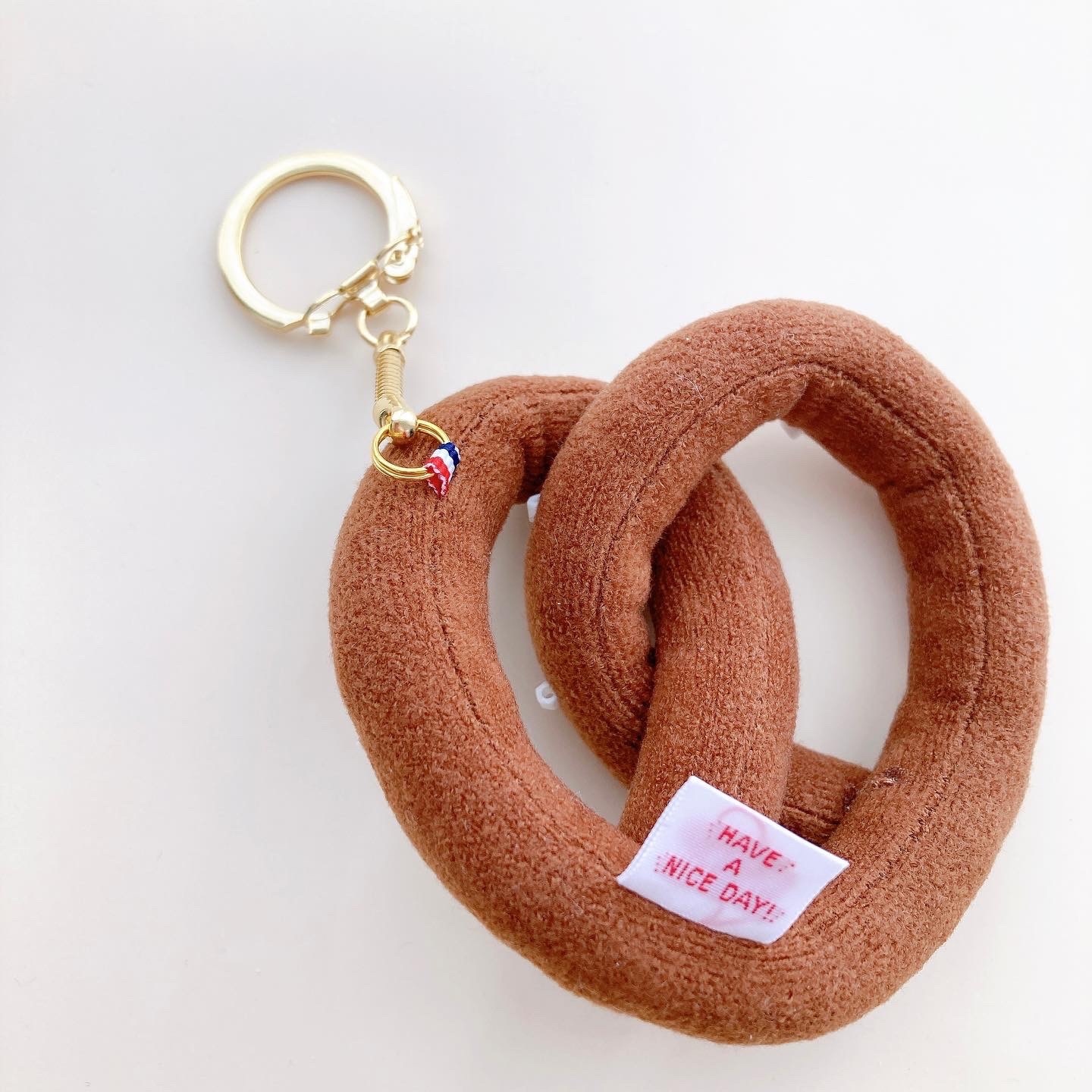 ポップで可愛い♪【大注目PARFOIS】プレッツエルスキーホルダー プレッツェルのキーホルダー - JSTORES'S GALLERY | minne 国内
