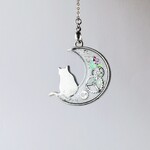 雪と猫の三日月ネックレス / レジン / スチームパンク