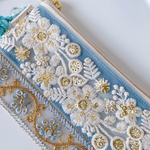【中】インド刺繍のファスナーポーチ